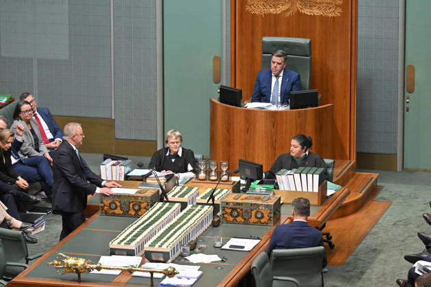 QUESTION TIME, Prime Minister Anthony Albanese pays tribute to Speaker Milton Dick during Question Time in the House of Representatives at Parliament House in Canberra, Monday, October 12, 2026. ( NO ARCHIVING CANBERRA AUSTRALIAN CAPITAL TERRITORY Australia  Copyright: xMICKxTSIKASx 20261012162596912914