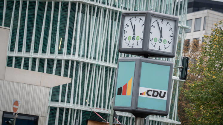 The clock in front of the Konrad Adenauer House reads five to twelve shortly before the start of the CDU Germany Executive Committee retreat in Berlin, October 2026, Berlin, Germany, Konrad Adenauer House
