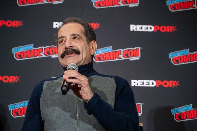 October 11, 2026, New York, New York, United States: Tony Shalhoub speaks at a panel discussion for CBS s new crime-solving drama EINSTEIN!.during New York Comic Con 2026 at The Jacob K. Javits Convention Center on October 11, 2026 in New York City. New York United States - ZUMAs197 20261011_aaa_s197_394 Copyright: xRonxAdarx