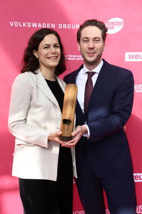 Marie Sünje Schade and Oliver Stieglitz at the 2026 Opus Klassik Awards ceremony at the Konzerthaus am Gendarmenmarkt in Berlin, October 11, 2026 Foto:xN.xKubelkax xFuturexImagex opus_6065