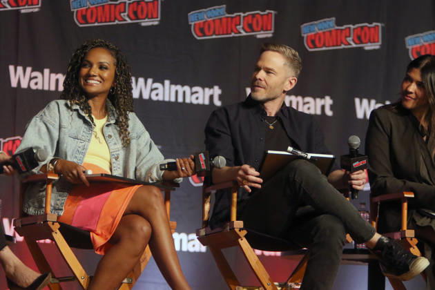 NEW YORK, NY- OCTOBER 11: Mekia Cox, Shawn Ashmore Lisseth Chavez pictured at The Rookie panel during New York Comic Con 2026 at Javits Center on October 11, 2026 in New York City. Copyright: xRWx
