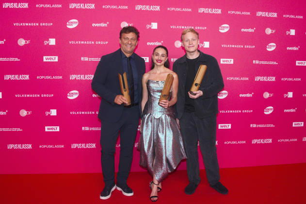 Jonas Kaufmann, Esther Abrami, and Alexander Malofeev at the 2026 Opus Klassik Awards ceremony at the Konzerthaus am Gendarmenmarkt in Berlin, October 11, 2026 Foto:xC.xBehringx xFuturexImagex opus_6142