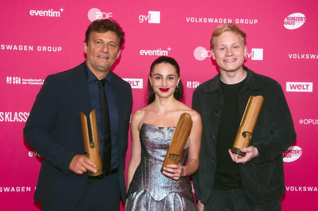 Jonas Kaufmann, Esther Abrami, and Alexander Malofeev at the 2026 Opus Klassik Awards ceremony at the Konzerthaus am Gendarmenmarkt in Berlin, October 11, 2026 Foto:xC.xBehringx xFuturexImagex opus_6143