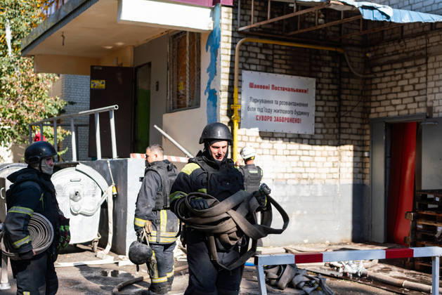 Russian drone attack hits residential building in Ukraine s Kharkiv, injuring 13 KHARKIV, UKRAINE - OCTOBER 12: Emergency responders work at the site of a drone attack that struck a residential building, injuring 13 people, in Kharkiv, Ukraine, on October 12, 2026. Firefighters, police officers and rescue teams arrive at the scene to assist residents following the attack. Carlo Bravo Anadolu Kharkiv Ukraine. Editorial use only. Please get in touch for any other usage.  Copyright: x2026xAnadoluxCarloxBravox