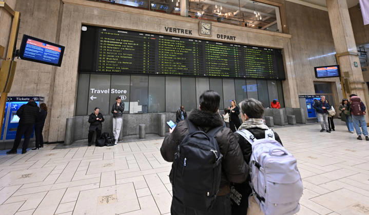Public sector workers go on strike in Belgium BRUSSELS, BELGIUM - OCTOBER 12: Passengers look at the information board at the Brussels Central Station as public sector workers go on strike to protest the government s budget and austerity policies in Brussels, Belgium, on October 12, 2026. The strike disrupts railway services across the country and causes interruptions to public transportation. Dursun Aydemir Anadolu Brussels Belgium. Editorial use only. Please get in touch for any other usage.  Copyright: x2026xAnadoluxDursunxAydemirx