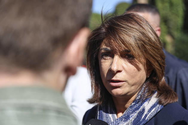 Statement by Martine Vassal, President of the Bouches-du-Rhône Departmental Council: A middle school principal and a teacher were shot and wounded, and a 14-year-old shooter was arrested at Joseph Lakanal Middle School in Aubagne, France, October 12, 2026 Meddah Bestimage Joseph Lakanal Middle School after a principal was injured by a 12-gauge hunting rifle shot and a teenager was arrested in Aubagne, southern France, on October 12, 2026. The principal was struck by a 12-gauge hunting rifle shot, the same source specified, adding that a member of the teaching staff was also struck. The victim’s life is not in danger. Aubagne, France Copyright: xMeddahx xBestimagexMeddahx xBestimagex