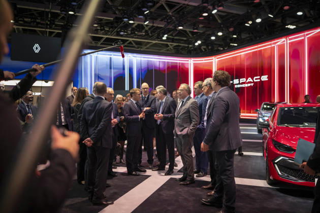 President Macron at Paris Motor Show - Paris French President Emmanuel Macron, Head of French auto industry lobby PFA ( plateforme de l Automobile ) Luc Chatel and Renault Group Global CEO Francois Provost visits the Renault stand at the Paris Motor Show in Paris, on October 12, 2026. Photo by Eliot Blondet ABACAPRESS.COM Paris France France  Copyright: xBlondetxEliot ABACAx
