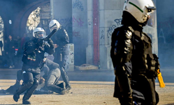 Clashes break out between police and protesters in Brussels BRUSSELS, BELGIUM - OCTOBER 12: Clashes break out between police and protesters during a demonstration organized as part of a public service strike against the Federal Government s budget measures in Brussels, Belgium on October 12, 2026. Dursun Aydemir Anadolu Brussels Belgium. Editorial use only. Please get in touch for any other usage.  Copyright: x2026xAnadoluxDursunxAydemirx
