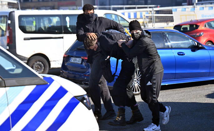 Clashes break out between police and protesters in Brussels BRUSSELS, BELGIUM - OCTOBER 12: A protestor is detained during a demonstration organized as part of a public service strike against the Federal Government s budget measures in Brussels, Belgium on October 12, 2026. Dursun Aydemir Anadolu Brussels Belgium. Editorial use only. Please get in touch for any other usage.  Copyright: x2026xAnadoluxDursunxAydemirx