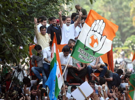 INDIA bloc leaders call for a march towards the Supreme Court New Delhi, Oct 12 (ANI): Lok Sabha LoP Rahul Gandhi with RJD leader Tejashwi Yadav, Karnataka Chief Minister DK Shivakumar and others during the INDIA bloc s protest march towards the Supreme Court against Chief Election Commissioner Gyanesh Kumar, in New Delhi on Monday. Congress MP Deepender Singh Hooda also present. New Delhi Delhi India Copyright: xANIx ANI_20261012404