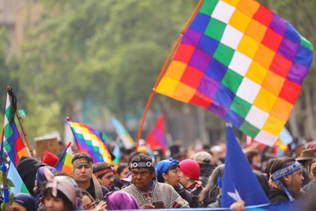 Santiago, October 12, 2026 The assembly of indigenous organizations calls for a march: Indigenous Peoples in Resistance for Autonomy and Demilitarization. Jonnathan Oyarzun Aton Chile, Santiago, Chile Aton 1198904  Copyright: JONNATHANxOYARZUN ATONxCHILE