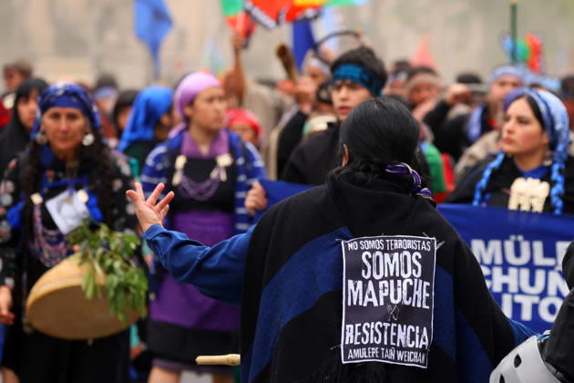 Santiago, October 12, 2026 The assembly of indigenous organizations calls for a march: Indigenous Peoples in Resistance for Autonomy and Demilitarization. Jonnathan Oyarzun Aton Chile, Santiago, Chile Aton 1198908  Copyright: JONNATHANxOYARZUN ATONxCHILE