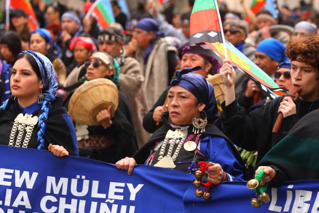 Santiago, October 12, 2026 The assembly of indigenous organizations calls for a march: Indigenous Peoples in Resistance for Autonomy and Demilitarization. Jonnathan Oyarzun Aton Chile, Santiago, Chile Aton 1198911  Copyright: JONNATHANxOYARZUN ATONxCHILE