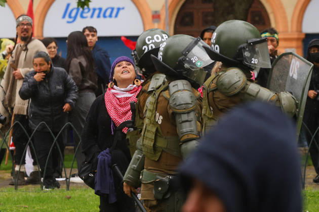 Santiago, October 12, 2026 The assembly of indigenous organizations calls for a march: Indigenous Peoples in Resistance for Autonomy and Demilitarization. Jonnathan Oyarzun Aton Chile, Santiago, Chile Aton 1198936  Copyright: JONNATHANxOYARZUN ATONxCHILE