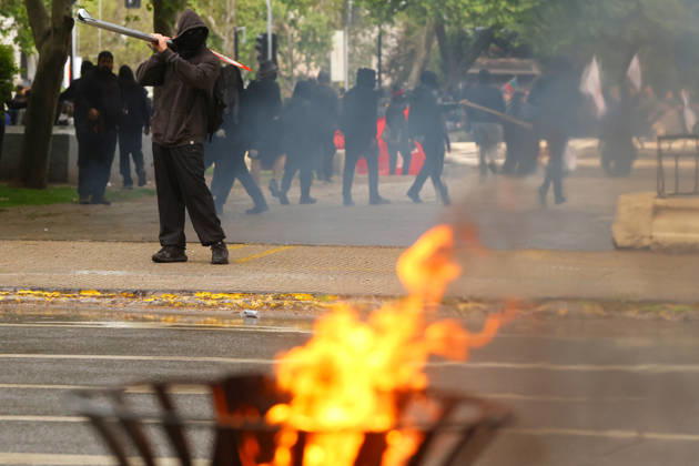 Santiago, October 12, 2026 The assembly of indigenous organizations calls for a march: Indigenous Peoples in Resistance for Autonomy and Demilitarization. Jonnathan Oyarzun Aton Chile, Santiago, Chile Aton 1198931  Copyright: JONNATHANxOYARZUN ATONxCHILE