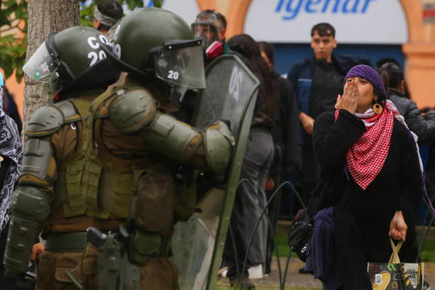 Santiago, October 12, 2026 The assembly of indigenous organizations calls for a march: Indigenous Peoples in Resistance for Autonomy and Demilitarization. Jonnathan Oyarzun Aton Chile, Santiago, Chile Aton 1198935  Copyright: JONNATHANxOYARZUN ATONxCHILE