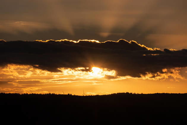 Sunset in the Wetterau, Hesse: The sun sets behind the hills of the Wetterau, Wetterau, Hesse, Germany 2026-10-12_wetterau_sonnenuntergang_01