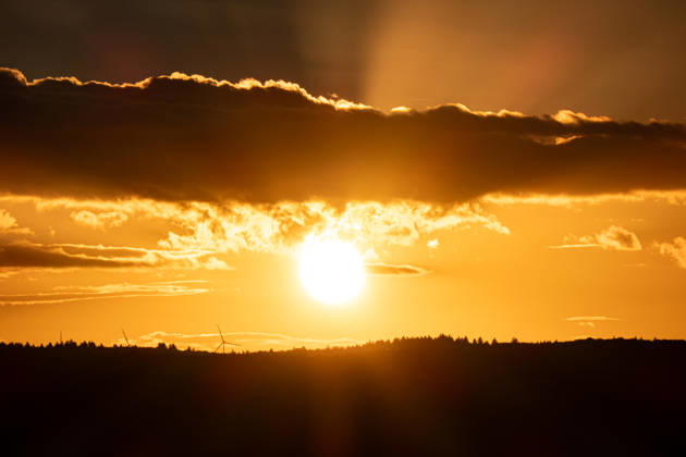 Sunset in the Wetterau, Hesse: The sun sets behind the hills of the Wetterau, Wetterau, Hesse, Germany 2026-10-12_wetterau_sonnenuntergang_02