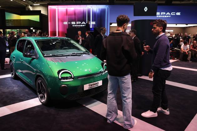 PARIS AUTO SHOW PHOTO PQR LE PARISIEN Le Parisien Arnaud Journois PARIS 10 12 2026 Paris, October 12, 2026 Mondial de l2026, Renault Twingo booth. Photo by Le Parisien’s Arnaud Journois at the Paris Motor Show in Paris, France, on October 12, 2026. PARIS 75, France Copyright: xPHOTOPQR LExPARISIEN MAXPPPxLexParisienx xArnaudxJournoisx 20261012LPA1559 20261012LPA1559