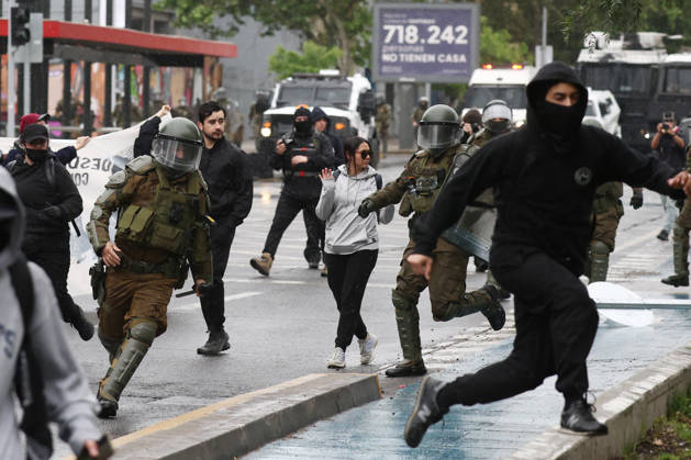 Santiago, October 12, 2026 The assembly of indigenous organizations calls for a march: Indigenous Peoples in Resistance for Autonomy and Demilitarization. Dragomir Yankovic Aton Chile, Santiago, Chile Aton 1199012  Copyright: DRAGOMIRxYANKOVIC ATONxCHILE