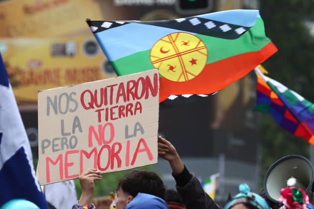 Santiago, October 12, 2026 The assembly of indigenous organizations calls for a march: Indigenous Peoples in Resistance for Autonomy and Demilitarization. Dragomir Yankovic, Aton Chile, Santiago, Chile. Aton 1199019  Copyright: DRAGOMIRxYANKOVIC ATONxCHILE