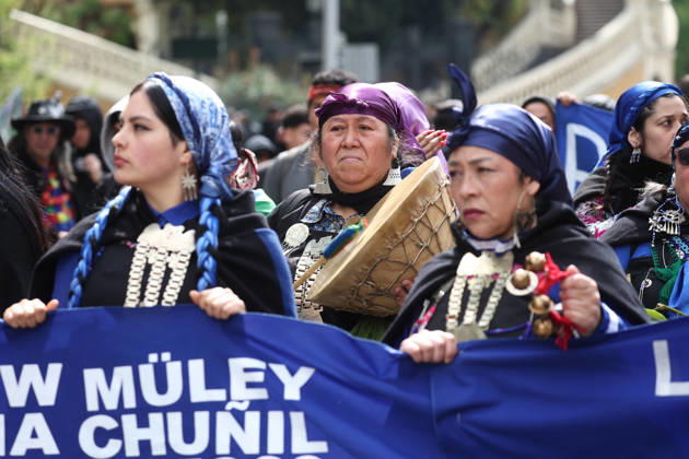 Santiago, October 12, 2026 The assembly of indigenous organizations calls for a march: Indigenous Peoples in Resistance for Autonomy and Demilitarization. Dragomir Yankovic, Aton Chile, Santiago, Chile. Aton 1199041  Copyright: DRAGOMIRxYANKOVIC ATONxCHILE