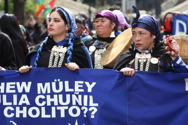 Santiago, October 12, 2026 The assembly of indigenous organizations calls for a march: Indigenous Peoples in Resistance for Autonomy and Demilitarization. Dragomir Yankovic, Aton Chile, Santiago, Chile. Aton 1199042  Copyright: DRAGOMIRxYANKOVIC ATONxCHILE
