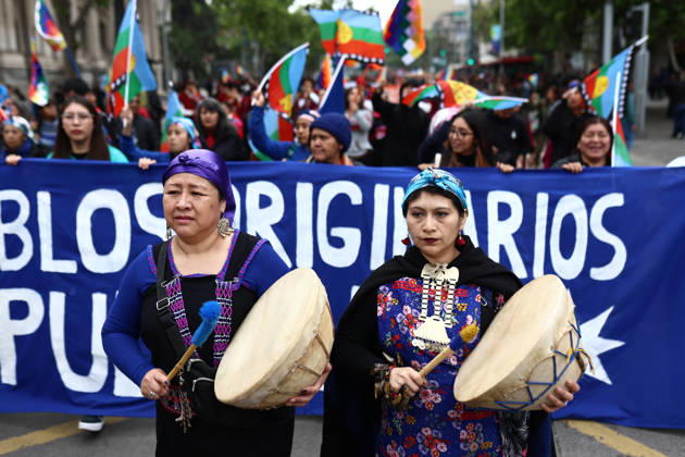 Hundreds of people protest against Columbus Day in Santiago SANTIAGO, CHILE - OCTOBER 12: Mapuche groups and other indigenous organizations are participating in the traditional protest against Columbus Day in Santiago, Chile, on October 12, 2026. Demonstrators demanded indigenous rights and territorial recognition. Lucas Aguayo Araos Anadolu Santiago Chile. Editorial use only. Please get in touch for any other usage.  Copyright: x2026xAnadoluxLucasxAguayoxAraosx