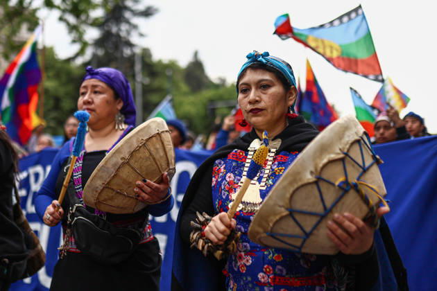 Hundreds of people protest against Columbus Day in Santiago SANTIAGO, CHILE - OCTOBER 12: Mapuche groups and other indigenous organizations are participating in the traditional protest against Columbus Day in Santiago, Chile, on October 12, 2026. Demonstrators demanded indigenous rights and territorial recognition. Lucas Aguayo Araos Anadolu Santiago Chile. Editorial use only. Please get in touch for any other usage.  Copyright: x2026xAnadoluxLucasxAguayoxAraosx