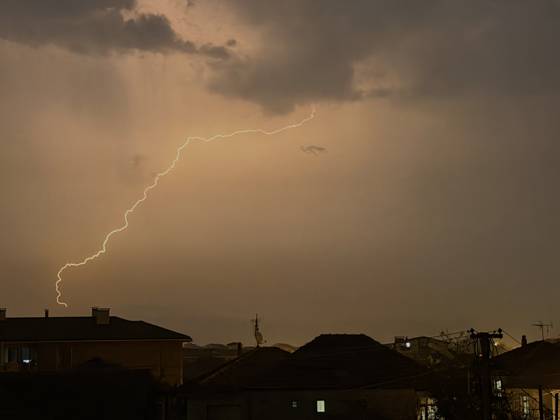 Lightning illuminates night sky during heavy rain in Duzce DUZCE, TURKIYE - OCTOBER 12: Lightning streaks across the sky over Duzce as heavy rain affects the city during the evening hours, on October 12, 2026 in Duzce, Turkiye. Omer Urer Anadolu Duzce Turkey. Editorial use only. Please get in touch for any other usage.  Copyright: x2026xAnadoluxOmerxUrerx