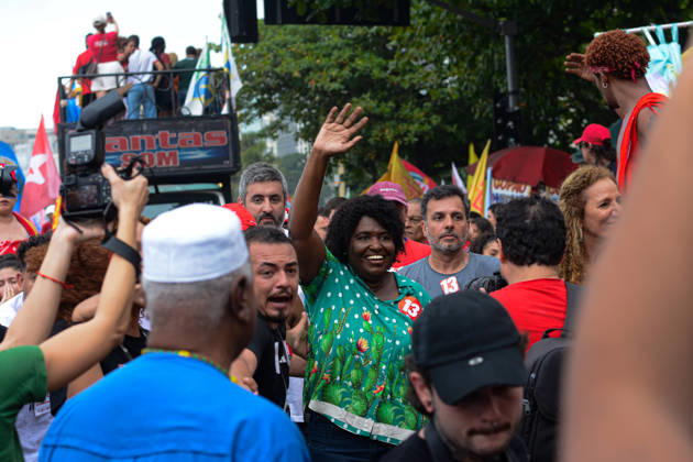 RIO DE JANEIRO, RJ - 12.10.2026: BRASIL PELA DEMOCRACIA RJ - Benedita da Silva at the pro-Lula event held this afternoon (12) during Brasil pela democracia Rj held in Copacabana in Rio de Janeiro, RJ. x3030184x  CarlosxSanttos