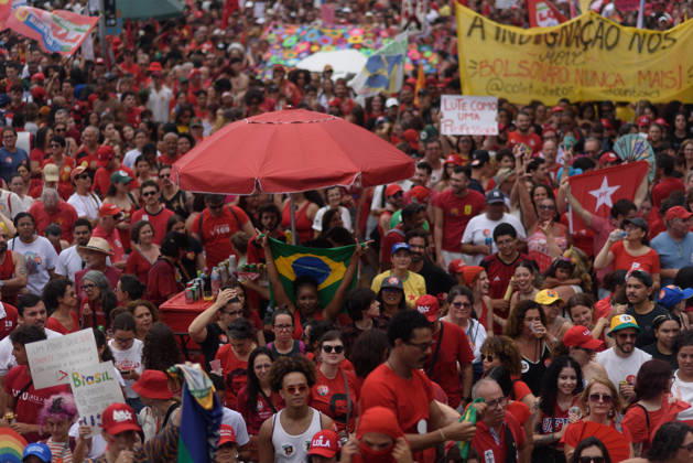 Supporters of Brazil s President Lula rally along Copacabana Beach RIO DE JANEIRO, BRAZIL - OCTOBER 12: Supporters of Brazilian President Luiz Inacio Lula da Silva gather along Avenida Atlantica at Copacabana Beach in Rio de Janeiro, Brazil, on October 12, 2026. The mass rally formed part of the Workers Party (PT) mobilization ahead of the high-stakes presidential runoff against Liberal Party (PL) candidate Senator Flavio Bolsonaro. Fabio Teixeira Anadolu Rio de Janeiro Brazil. Editorial use only. Please get in touch for any other usage.  Copyright: x2026xAnadoluxFabioxTeixeirax