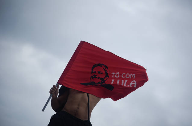 Supporters of Brazil s President Lula rally along Copacabana Beach RIO DE JANEIRO, BRAZIL - OCTOBER 12: Supporters of Brazilian President Luiz Inacio Lula da Silva gather along Avenida Atlantica at Copacabana Beach in Rio de Janeiro, Brazil, on October 12, 2026. The mass rally formed part of the Workers Party (PT) mobilization ahead of the high-stakes presidential runoff against Liberal Party (PL) candidate Senator Flavio Bolsonaro. Fabio Teixeira Anadolu Rio de Janeiro Brazil. Editorial use only. Please get in touch for any other usage.  Copyright: x2026xAnadoluxFabioxTeixeirax