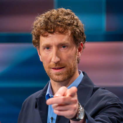 Hart aber Fair from Cologne on October 12, 2026. Pictured: Host Louis Klamroth. Bärbel Bas has resigned as Minister of Labor and SPD Chairwoman. Was she treated inhumanely? The political center in Germany is being hollowed out. The CDU and SPD are fighting for their survival. The AfD is reach