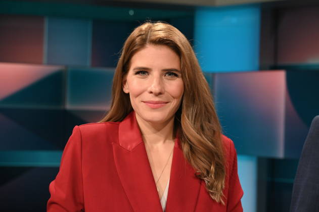 Entrepreneur Sarna Röser of Zementrohr und Betonwerke Karl Röser Sohn GmbH in Mundelsheim appeared as a guest on the ARD talk show *Hart aber Fair* to discuss the topic Strong Peripheries, Weak Center: Will It Stay This Way?