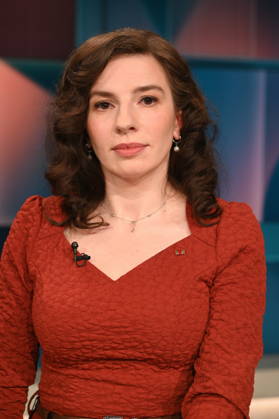 Journalist and author Marina Weisband appeared as a guest on the ARD talk show *Hart aber Fair* to discuss the topic Strong Extremes, Weak Center: Will It Stay This Way?