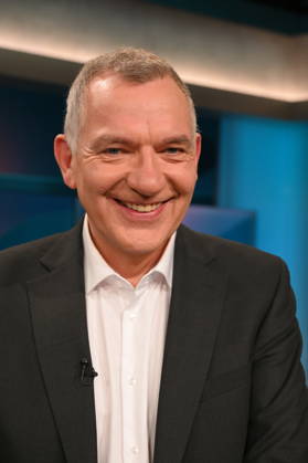 Politician Jan van Aken, DIE LINKE, Member of the Bundestag, party chair from 2024 to 2026, appeared as a guest on the ARD talk show *Hart aber Fair* to discuss the topic Strong Extremes, Weak Center: Will It Stay This Way?