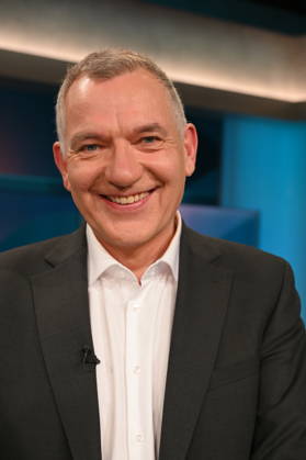 Politician Jan van Aken, DIE LINKE, Member of the Bundestag, party chair from 2024 to 2026, appeared as a guest on the ARD talk show *Hart aber Fair* to discuss the topic Strong Extremes, Weak Center: Will It Stay This Way?