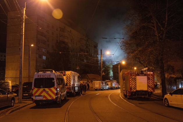 October 12, 2026, Kharkiv, Ukraine: KHARKIV, UKRAINE, OCTOBER 12, 2026: Emergency workers conduct rescue operations at a residential building damaged in a Russian strike in Kharkiv s Kholodnohirskyi district. A firefighter was injured by falling concrete debris while clearing the rubble and was evacuated on a stretcher. Kharkiv Ukraine  - ZUMAq101 20261012_zna_q101_138 Copyright: xAndrewxClingx