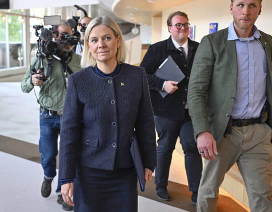 STOCKHOLM, SWEDEN 20261013 Social Democratic Party leader Magdalena Andersson (S) on her way to a press conference following her meeting with the Speaker of the Riksdag regarding her exploratory mandate STOCKHOLM, SWEDEN x10040x  Copyright: xAndersxWiklund TTx MAGDALENA ANDERSSON SONDERING 9-Io_YGjNs4
