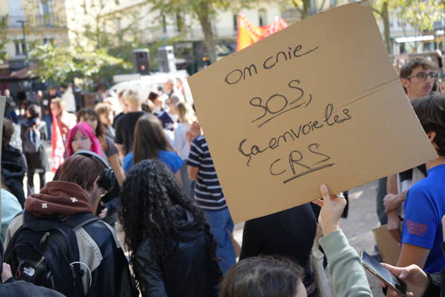 Students protest in Saint-Etienne, France SAINT-ETIENNE, FRANCE - OCTOBER 13: Thousands of people, carrying placards, march during a demonstration called by education unions and high school representatives amid the third teachers strike in two weeks in Saint-Etienne, France, on October 13, 2026. According to the prefecture, around 2,000 people took part in the march, while unions estimated the turnout at at least 4,000. A student delegation was due to meet with the prefect, while high school students called for another day of action on October 17. Stringer Anadolu Saint-Etienne France. Editorial use only. Please get in touch for any other usage.  Copyright: x2026xAnadoluxStringerx