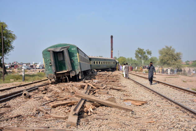 7 killed, 40 injured as passenger train derails in Pakistan MULTAN, PAKISTAN - OCTOBER 13: Rescue workers search for victims following the derailment of the Rehman Baba Express passenger train on the outskirts of Multan, Pakistan, on October 13, 2026. At least seven people were killed and 40 others injured when a passenger train derailed in Pakistan s eastern Punjab province early Tuesday, local media reported. Muhammad Reza Anadolu Multan Pakistan. Editorial use only. Please get in touch for any other usage.  Copyright: x2026xAnadoluxMuhammadxRezax