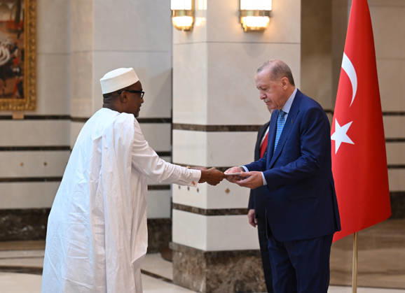 Turkish President Recep Tayyip Erdogan ANKARA, TURKIYE - OCTOBER 13: Mali Ambassador to Turkiye, Oumarou Maiga (L) presents his letters of credence to Turkish President Recep Tayyip Erdogan (R), as Erdogan receives the ambassadors of India, Mali, Netherlands, El Salvador and Nigeria at the Presidential Complex, in Ankara, Turkiye on October 13, 2026. Mehmet Ali Ozcan Anadolu Ankara Turkey. Editorial use only. Please get in touch for any other usage.  Copyright: x2026xAnadoluxMehmetxAlixOzcanx