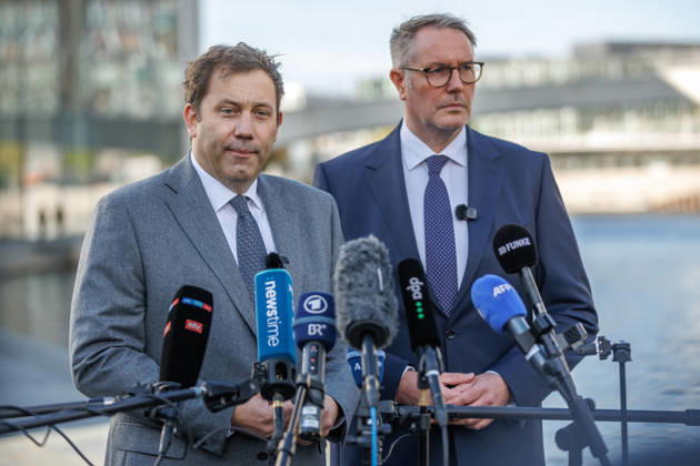 Alexander Schweitzer (SPD), Federal Minister of Labor and Social Affairs-designate, and Lars Klingbeil (SPD), Federal Minister of Finance, during a press statement; Alexander Schweitzer (SPD), Federal Minister of Labor and Social Affairs-designate, and Lars Klingbeil (SPD), Federal Minister of Finance, during a press statement in front of the Bundestag on Oc