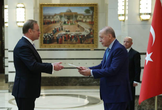 Turkish President Recep Tayyip Erdogan ANKARA, TURKIYE - OCTOBER 13: (----EDITORIAL USE ONLY - MANDATORY CREDIT - TURKISH PRESIDENCY MURAT KULA HANDOUT - NO MARKETING NO ADVERTISING CAMPAIGNS - DISTRIBUTED AS A SERVICE TO CLIENTS----) Turkish President Recep Tayyip Erdogan receives the credentials of Holland s new Ambassador to Turkiye, Alle Dorhout, during a ceremony at the Presidential Complex in Ankara, Turkiye on October 13, 2026. TUR Presidency Murat Kula Anadolu Ankara Turkey. Editorial use only. Please get in touch for any other usage.  Copyright: x2026xAnadoluxTURxPresidencyx xMuratxKulax