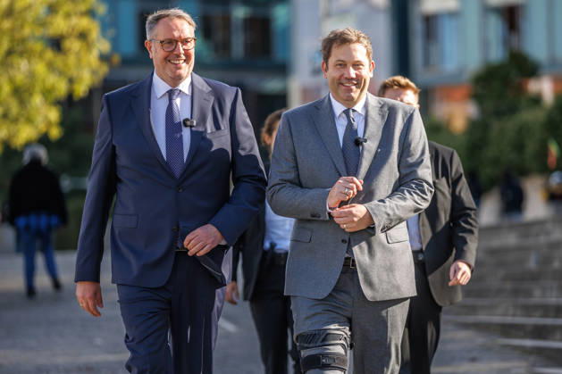 Alexander Schweitzer (SPD), Federal Minister of Labor and Social Affairs-designate, and Lars Klingbeil (SPD), Federal Minister of Finance, during a press statement; Alexander Schweitzer (SPD), Federal Minister of Labor and Social Affairs-designate, and Lars Klingbeil (SPD), Federal Minister of Finance, during a press statement in front of the Bundestag on Oc