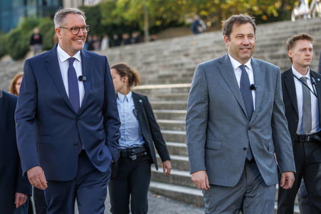 Alexander Schweitzer (SPD), Federal Minister of Labor and Social Affairs-designate, and Lars Klingbeil (SPD), Federal Minister of Finance, during a press statement; Alexander Schweitzer (SPD), Federal Minister of Labor and Social Affairs-designate, and Lars Klingbeil (SPD), Federal Minister of Finance, during a press statement in front of the Bundestag on Oc