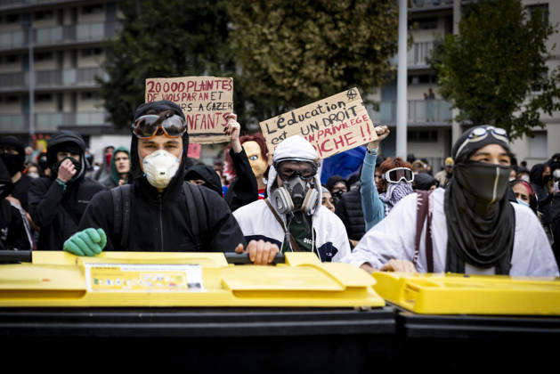 Thousands join fresh student protests across France as education disruptions spread STRASBOURG, FRANCE - OCTOBER 13: High school students stage further school blockades in Alsace on October 13, 2026, ahead of planned rallies in Strasbourg and Mulhouse, France. The mobilization reflects growing anger among students over education issues. Sathiri Kelpa Anadolu Strasbourg France. Editorial use only. Please get in touch for any other usage.  Copyright: x2026xAnadoluxSathirixKelpax