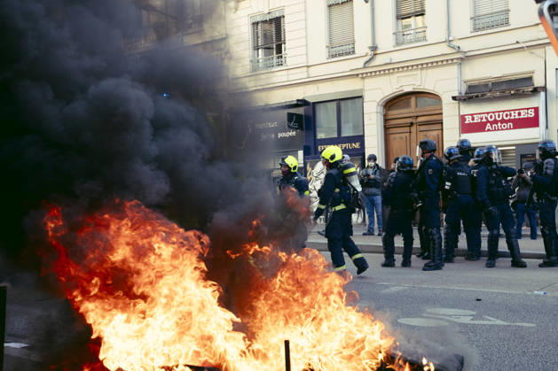Student protest continues in Lyon LYON, FRANCE - OCTOBER 13: Police take security measures as students march during a demonstration over education funding in Lyon, France on October 13, 2026. Thousands of students and educational staff marched across the city as part of a nationwide day of strikes and school blockades demanding increased resources and structural reforms in national education. Laurent Vlad Anadolu Lyon France. Editorial use only. Please get in touch for any other usage.  Copyright: x2026xAnadoluxLaurentxVladx