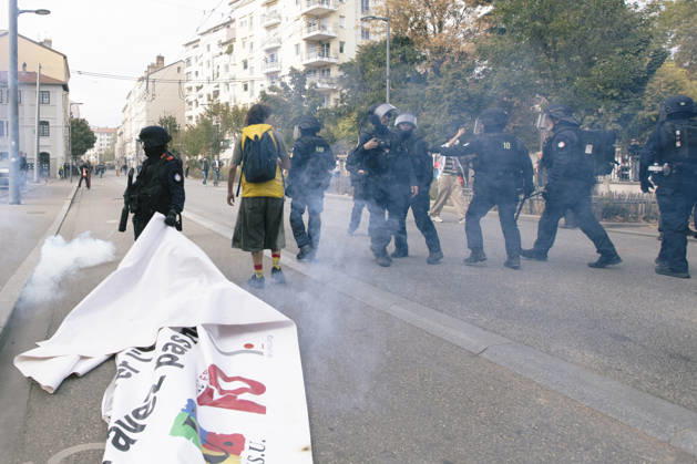 Student protest continues in Lyon LYON, FRANCE - OCTOBER 13: Police take security measures as students march during a demonstration over education funding in Lyon, France on October 13, 2026. Thousands of students and educational staff marched across the city as part of a nationwide day of strikes and school blockades demanding increased resources and structural reforms in national education. Laurent Vlad Anadolu Lyon France. Editorial use only. Please get in touch for any other usage.  Copyright: x2026xAnadoluxLaurentxVladx